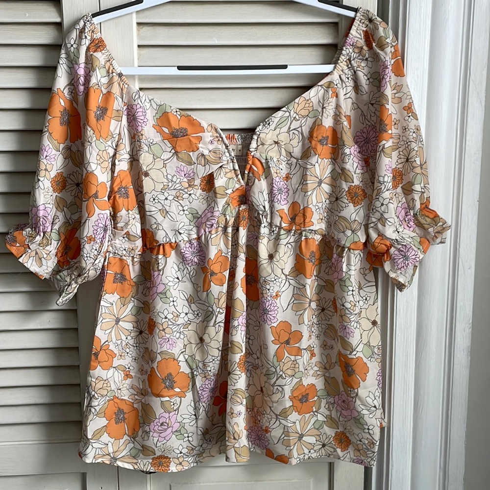 Size medium flowy sweetheart top